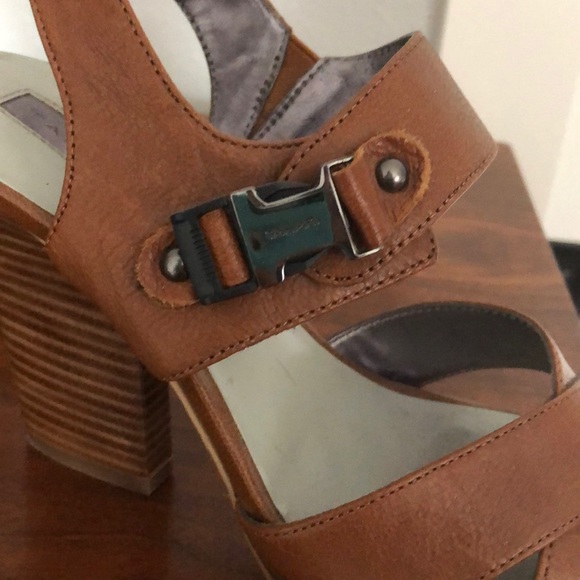 Tahari Block Heels - Picture 5 of 6